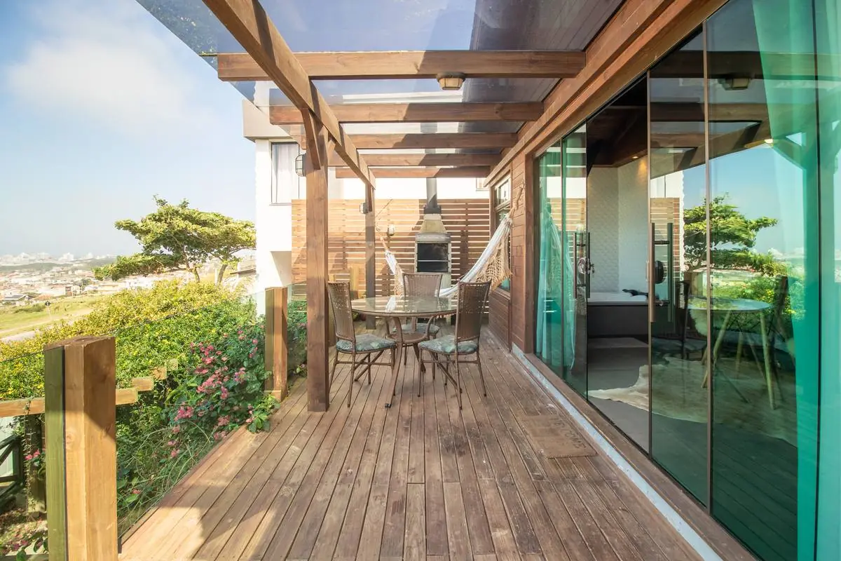 Deck e área externa