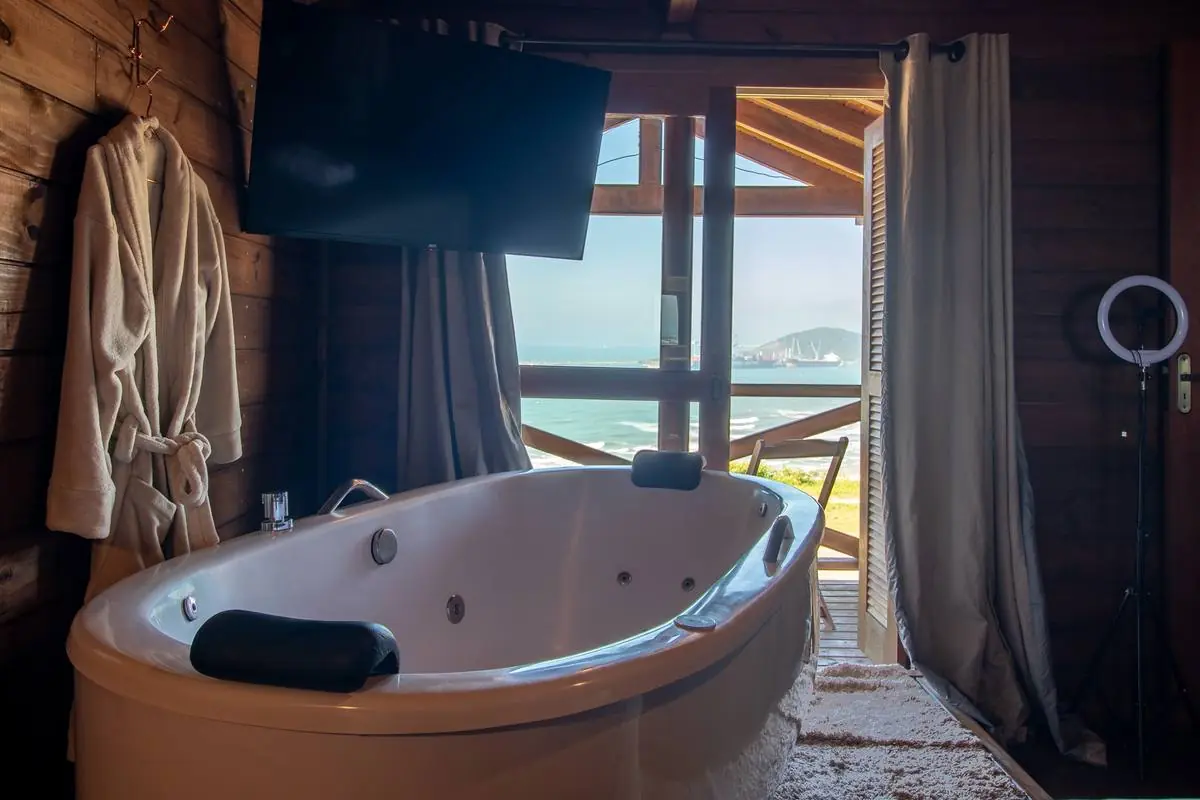 Hidromassagem com vista mar